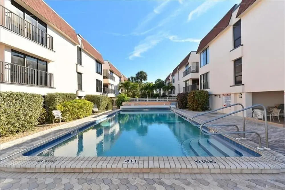 Waters Edge 205S 1 Bedroom Condo