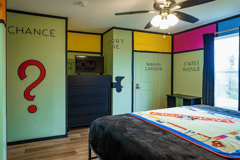 'groovy Games Getaway' Holiday Stay in Branson!