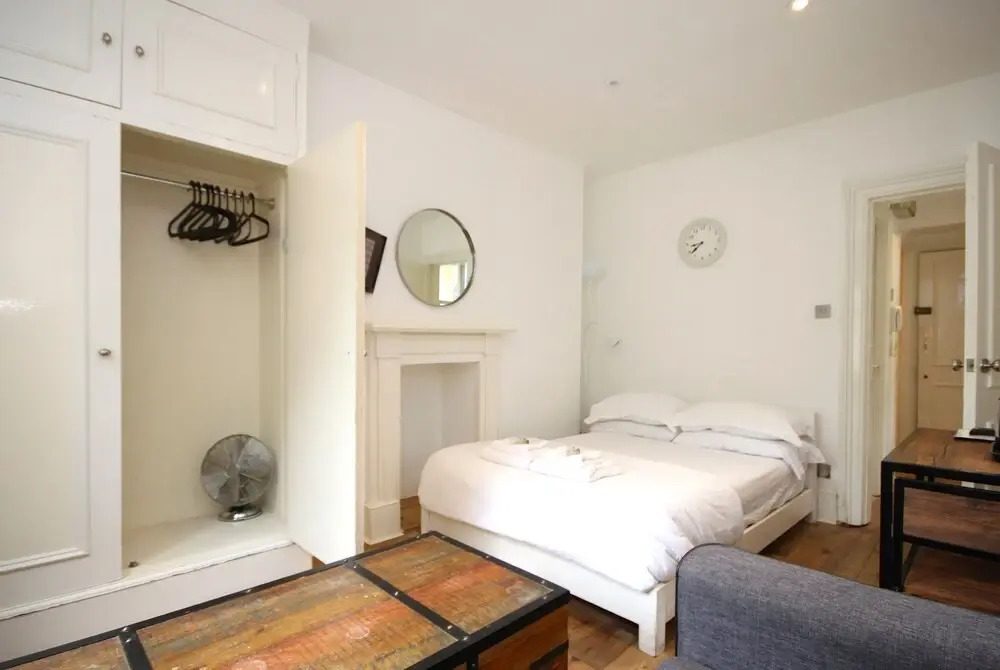 Cosy Central Soho City Studio Apartment