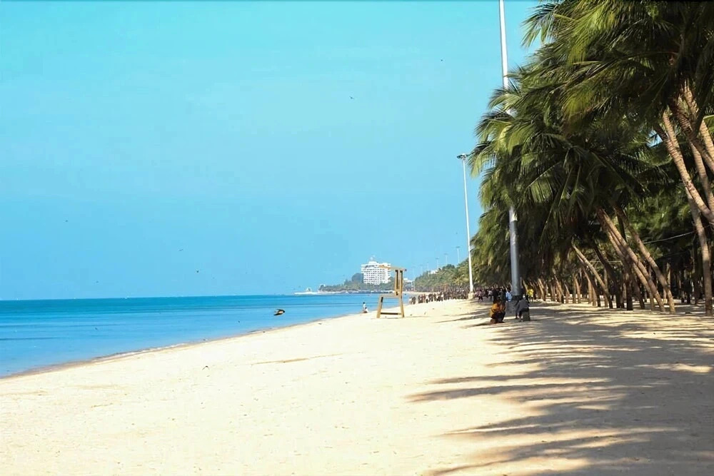 B-Black Hotel Chonburi