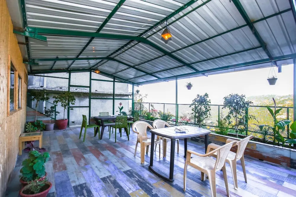 OYO 12187 Home Luxury Studio Kasauli