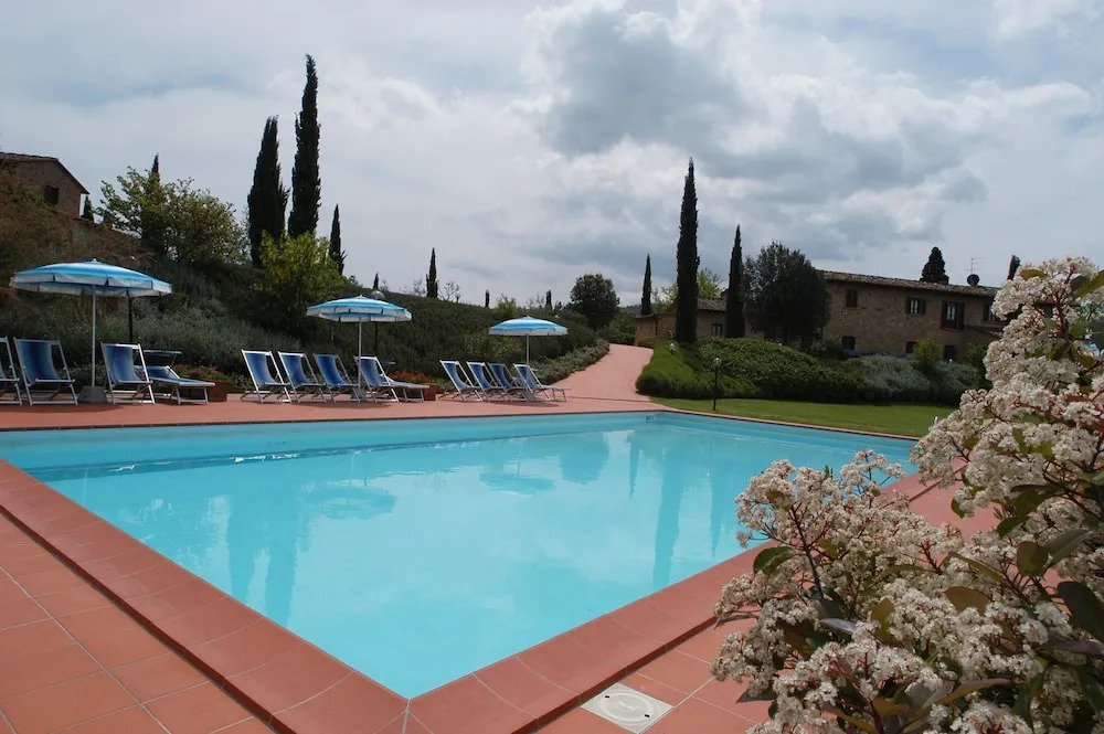 Podere Fignano, holiday home - apartments renovated 2024 - new swimming pool