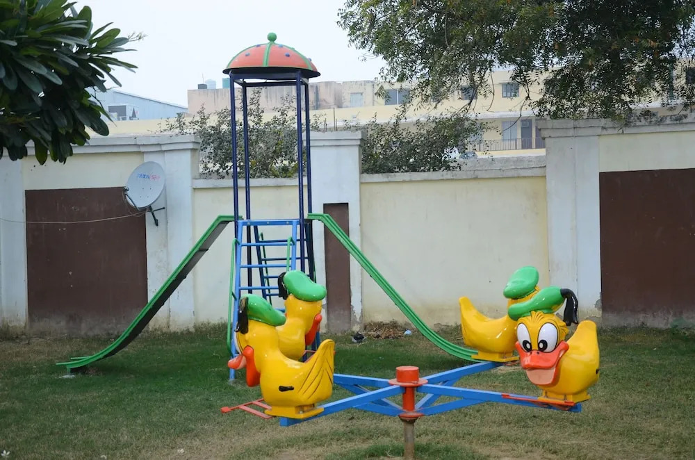 Bankey Bihari Holiday Homes By Naavagat