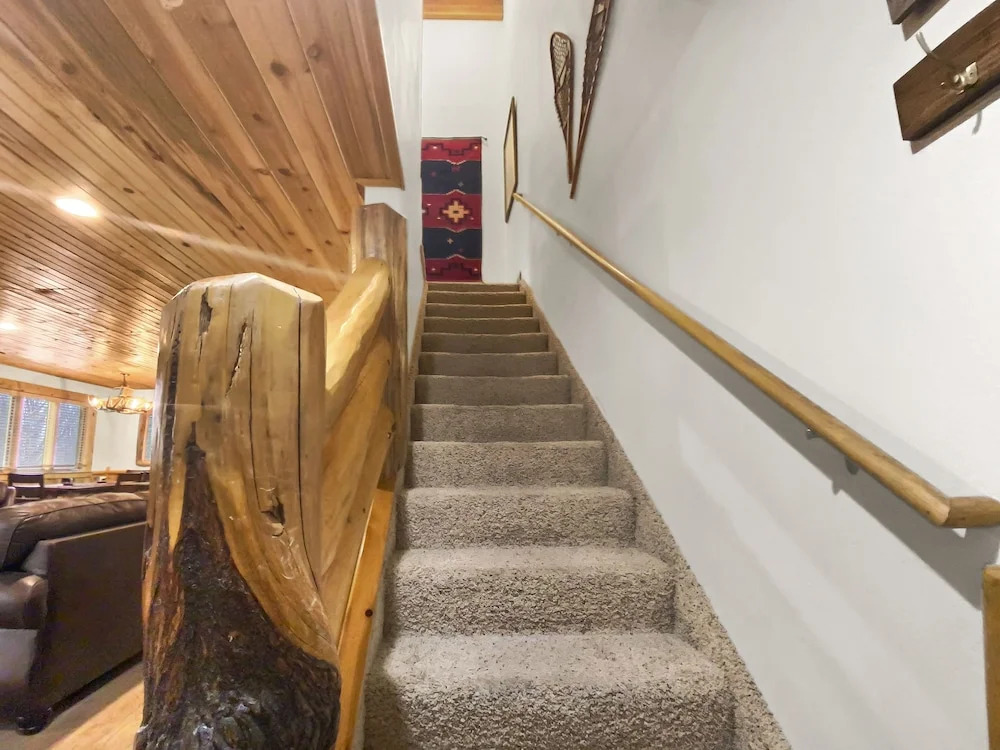 Timberwolf Lodge 6 2 Bedroom Cabin by RedAwning