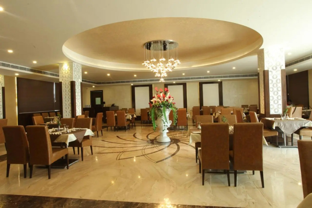 Wingston A Treehouse Hotel Goverdhan