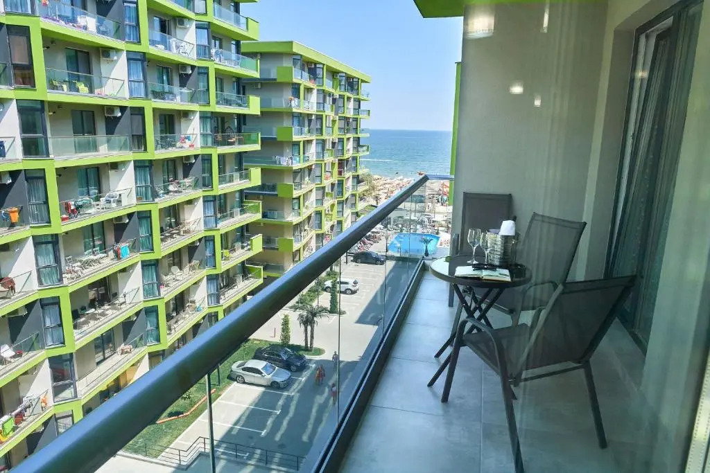 Bellevue Apartment 107 Spa n Pool ALEZZI Beach resort