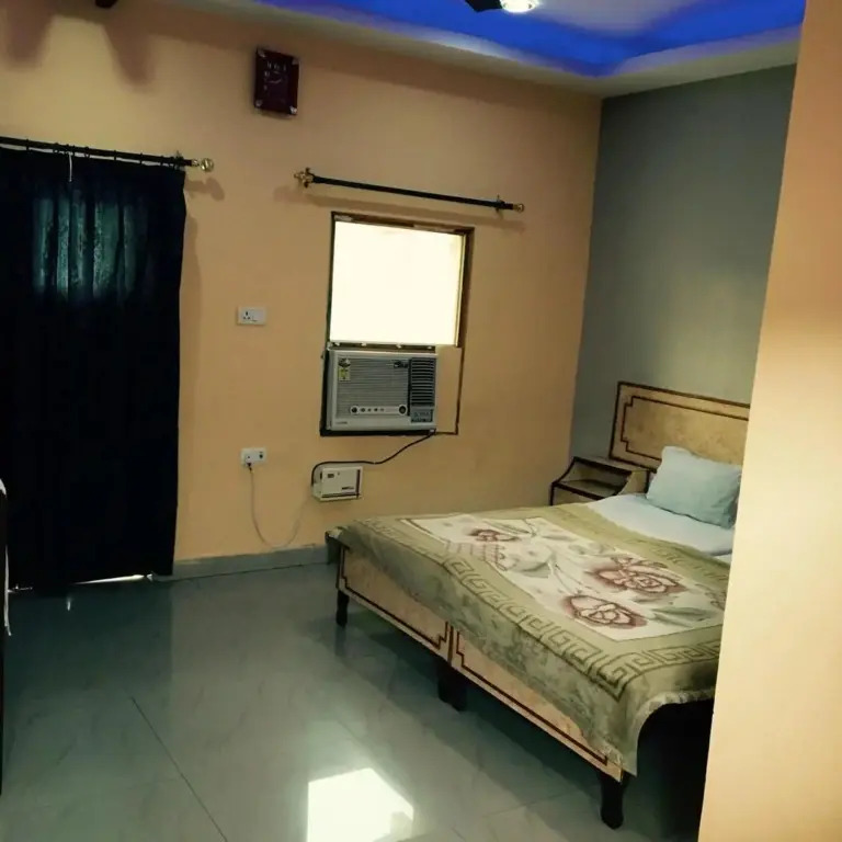 OYO Flagship Hotel Lila