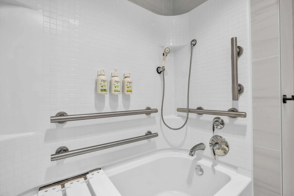 La Quinta Inn & Suites by Wyndham San Jose Airport-Downtown