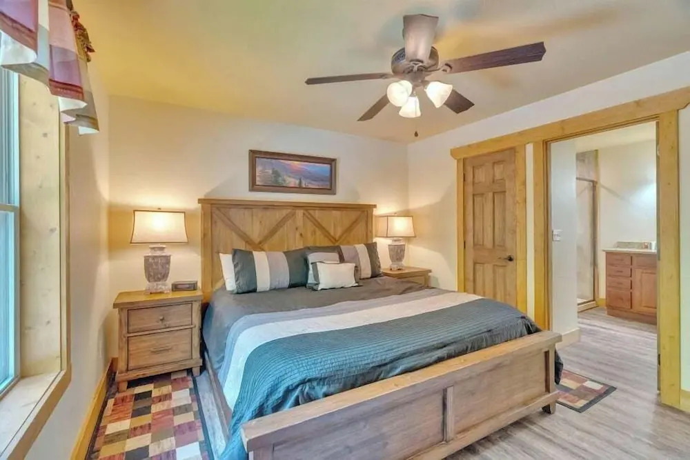 Splash Mountain Lodge