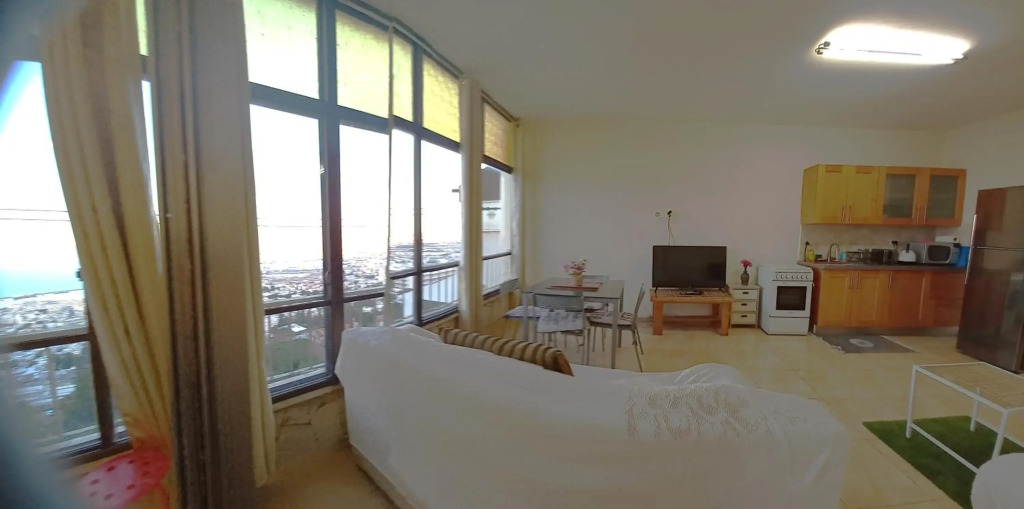 Yefe Nof 3 room flat