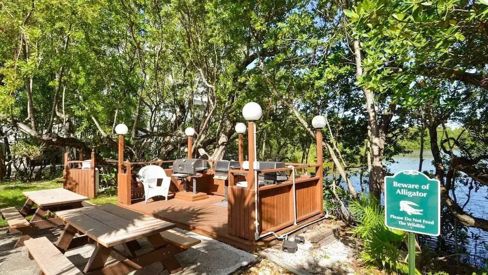 Dune Wind South by Avantstay Communal Pool & Hot Tub Gated Community Close to Smathers Beach Month Long Stays Only