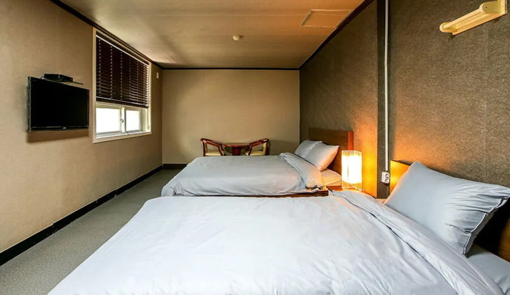 Seven Motel