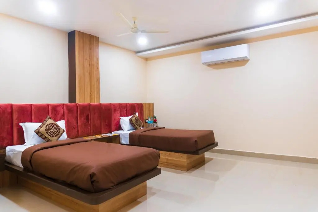 Geet Kavya Inn
