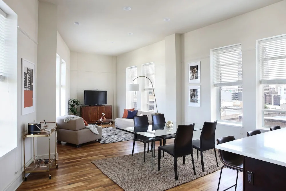 PH 2BR in Arts/Warehouse District