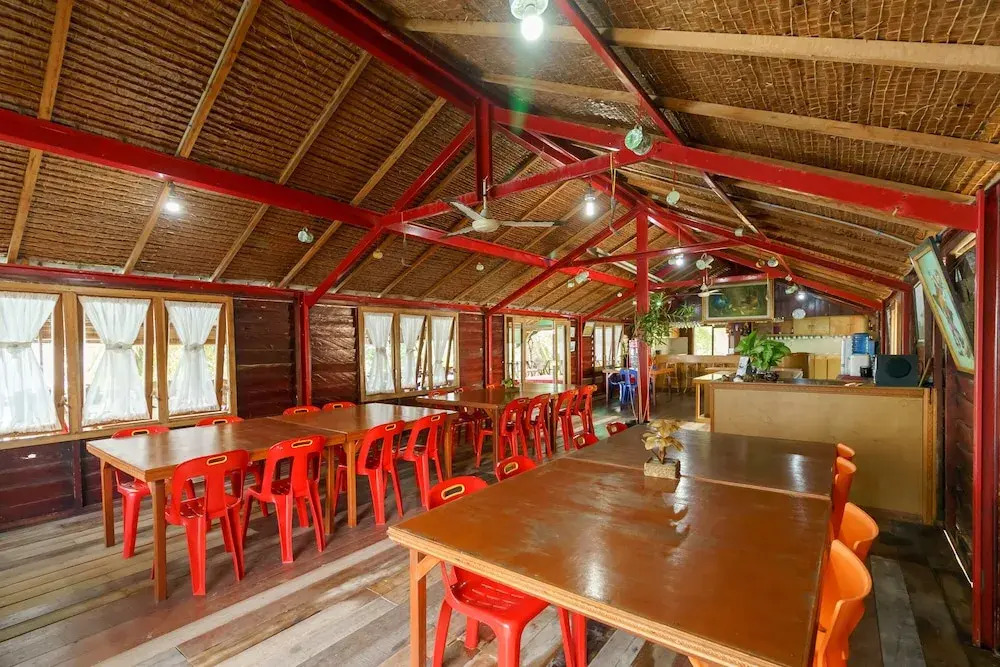 RedDoorz Syariah at Sumur Tiga Beach Sabang Aceh