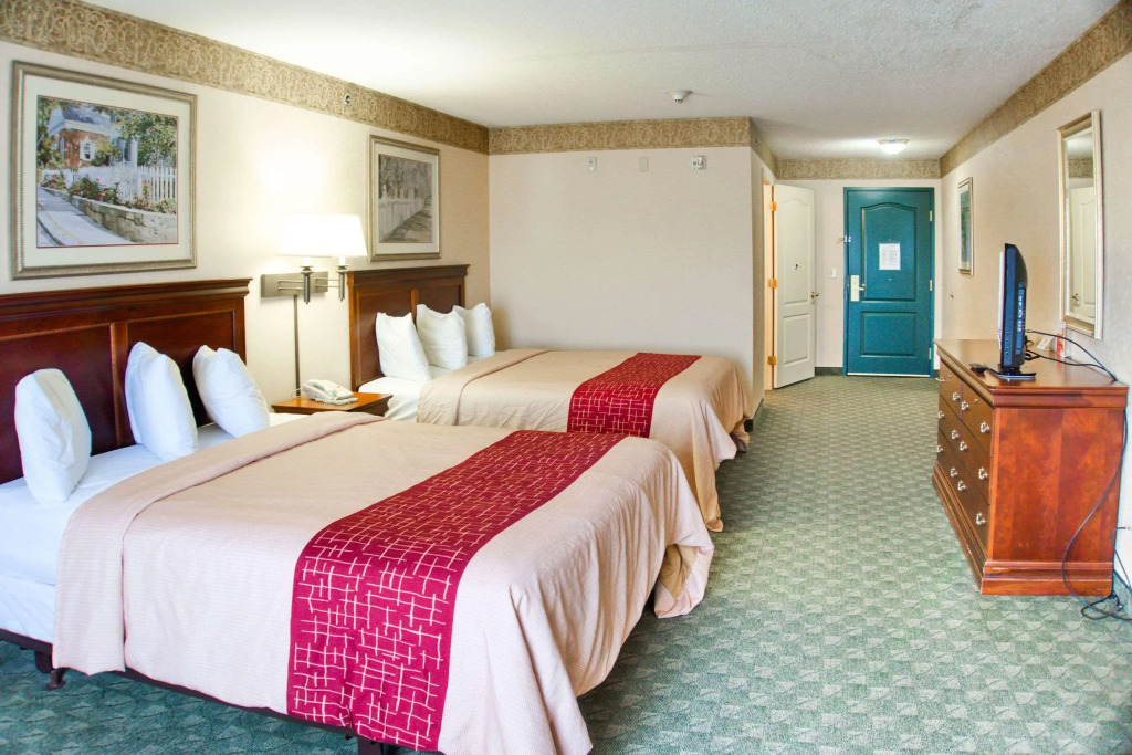 Red Roof Inn & Suites Berea