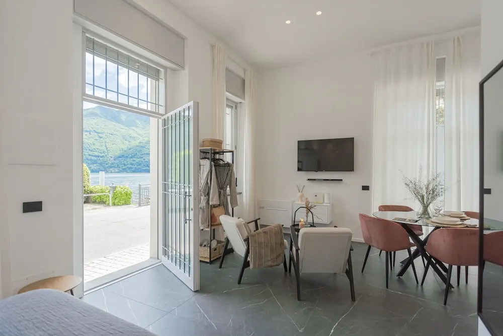 Piccola Como Lotus With 1 Bathrooms