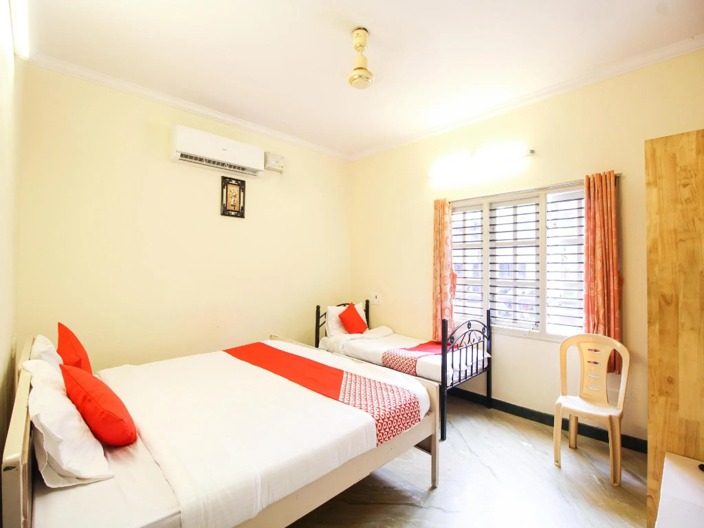 OYO 14552 Kingston Residency