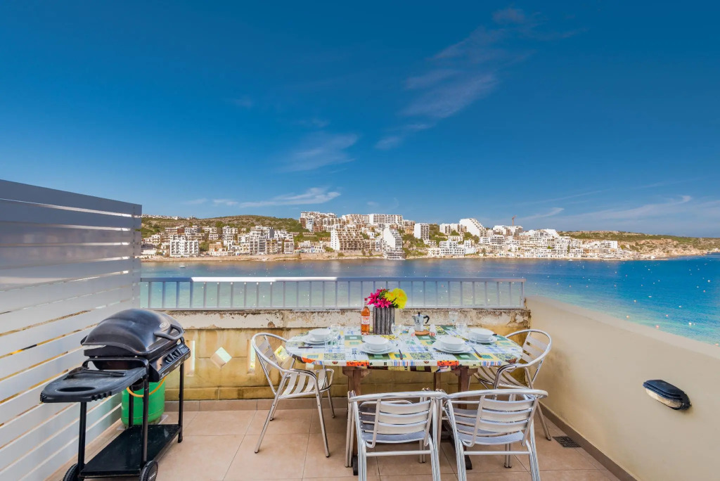 Blue Harbour Seafront Penthouse with large terrace