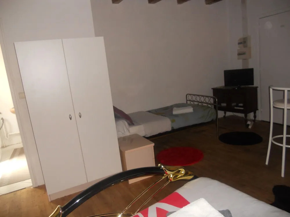 Yzadora Studio