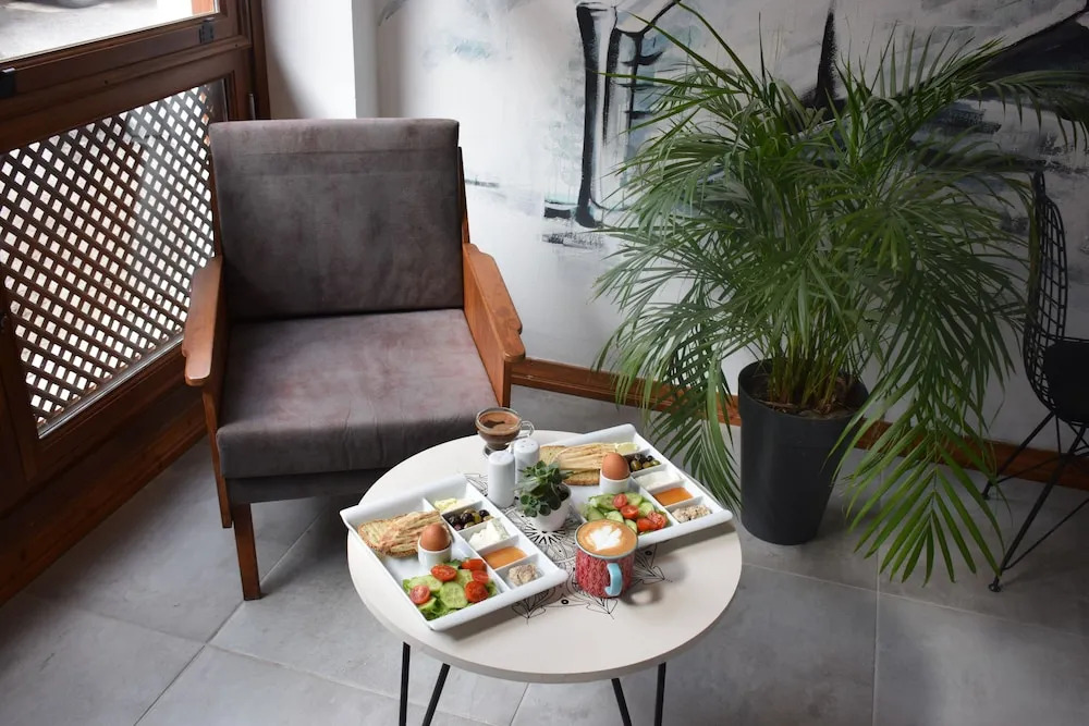 Djumba Hotel & Cafe