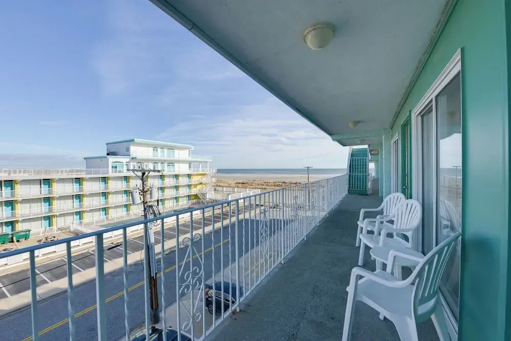 Updated Oceanside Condo - 5 Miles to Cape May!
