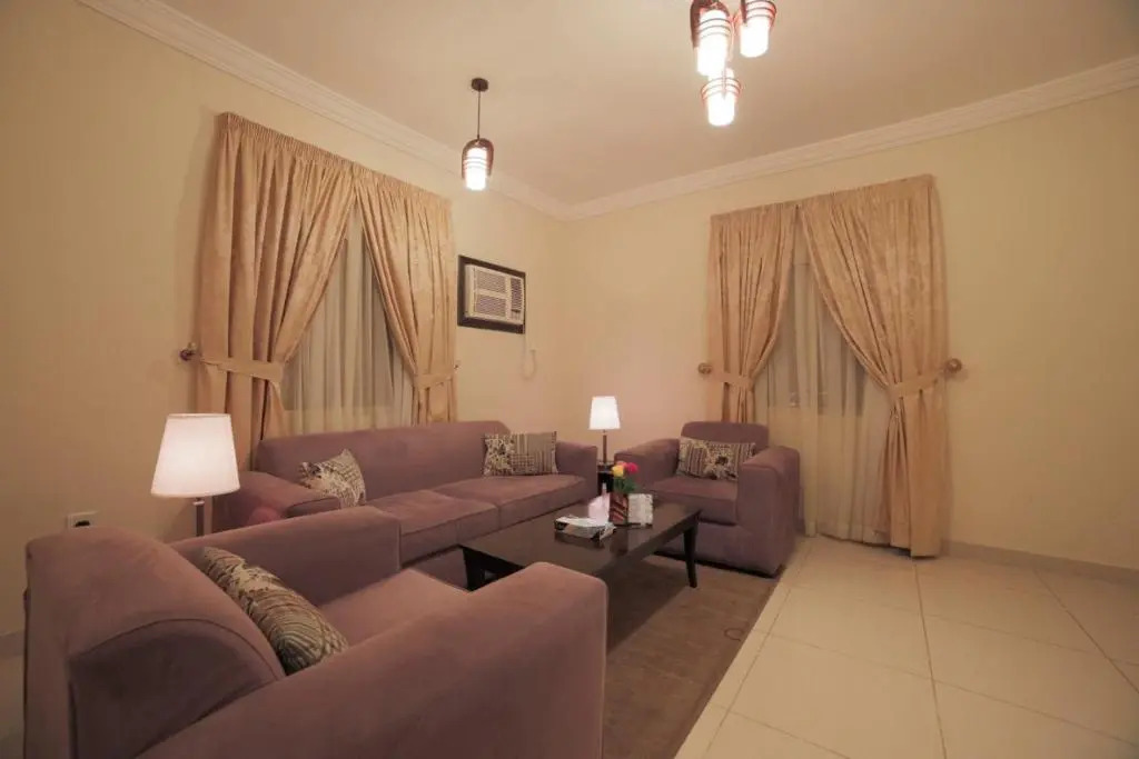 OYO 208 Roshan Hotel Suites Hera