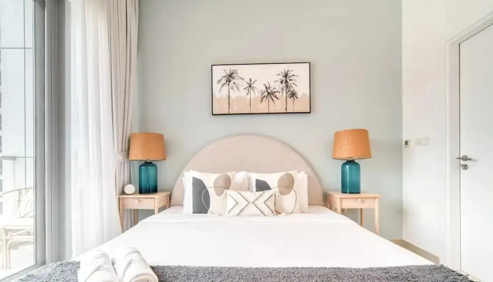Modern One Bedroom Stylish Touches