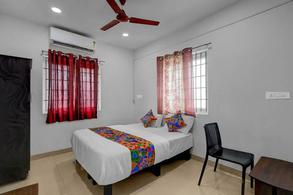FabHotel Pavis Inn