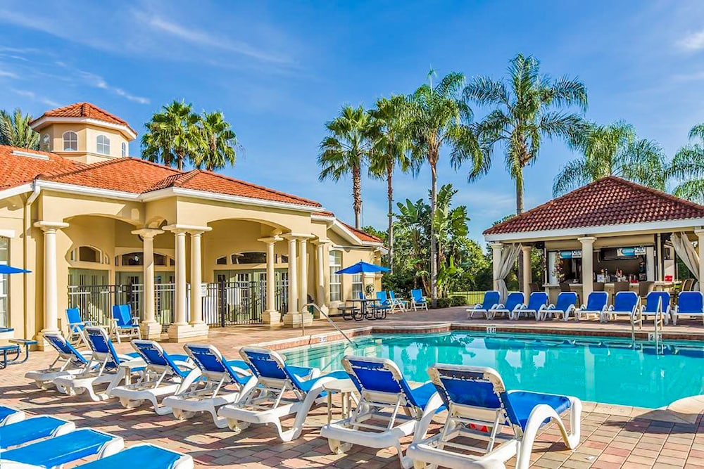 Charming Home With Pool, Pool Spa, Lanai, Central AC, & Washer/dryer