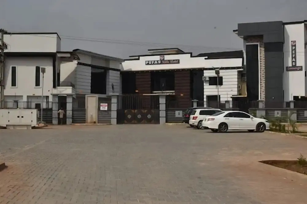 Pefas Ville Hotel