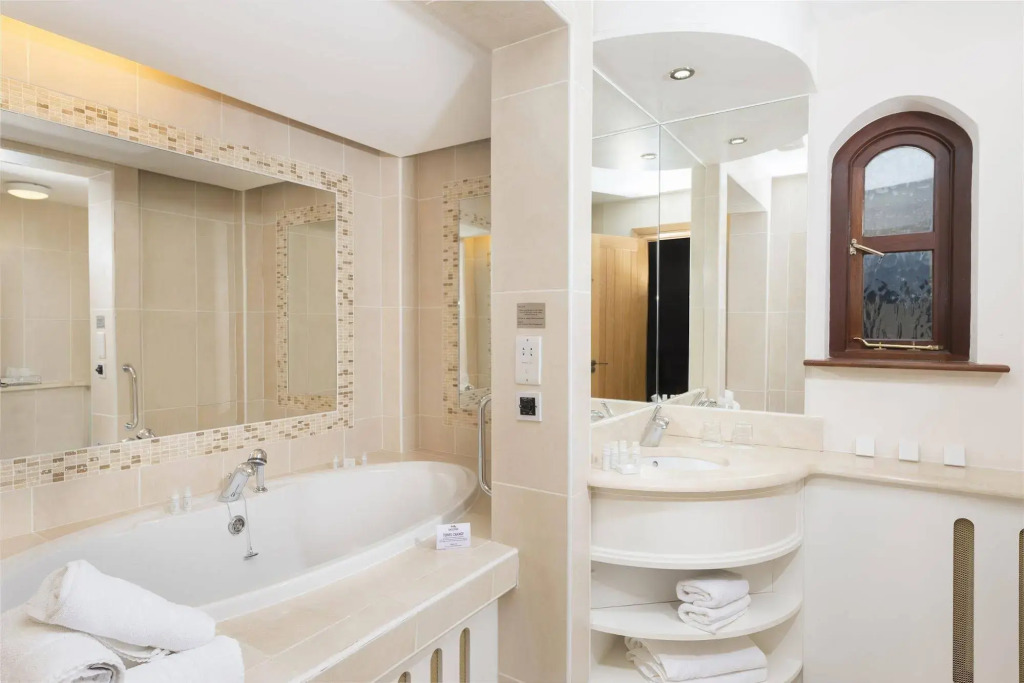 Delphi Resort