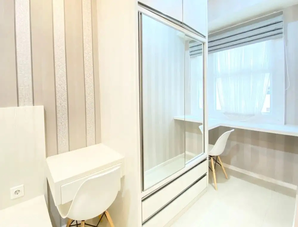 Spacious And Minimalist 2Br Apartment At Parahyangan Residence