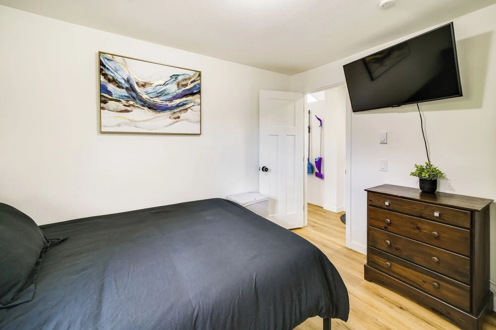 Modern Pacific Vacation Rental: 5 Mi to Lake Tapps
