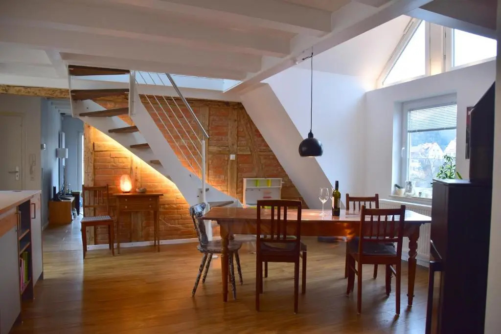 Wunderschöne helle Wohnung, 10 min zum Zentrum