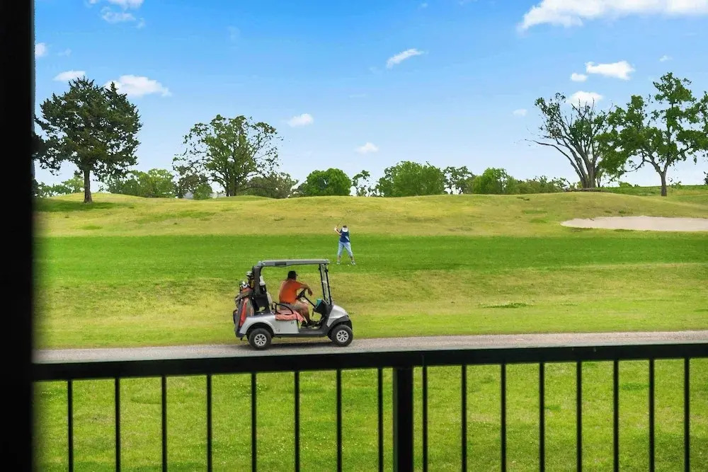 Catch the Sunrise - Branson Mo - Holiday Hills - 2bd Condo!