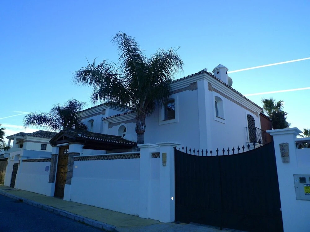 Villa With 4 Bedrooms in Marbella, With Wonderful sea View, Private Po