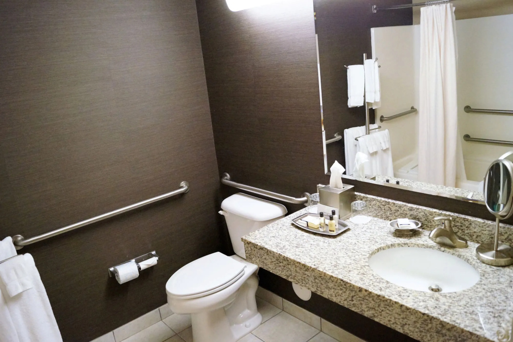 Norfolk Lodge & Suites, an Ascend Collection Hotel