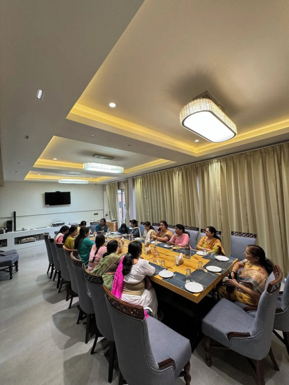 Hotel Aditya Grand - Bhopal