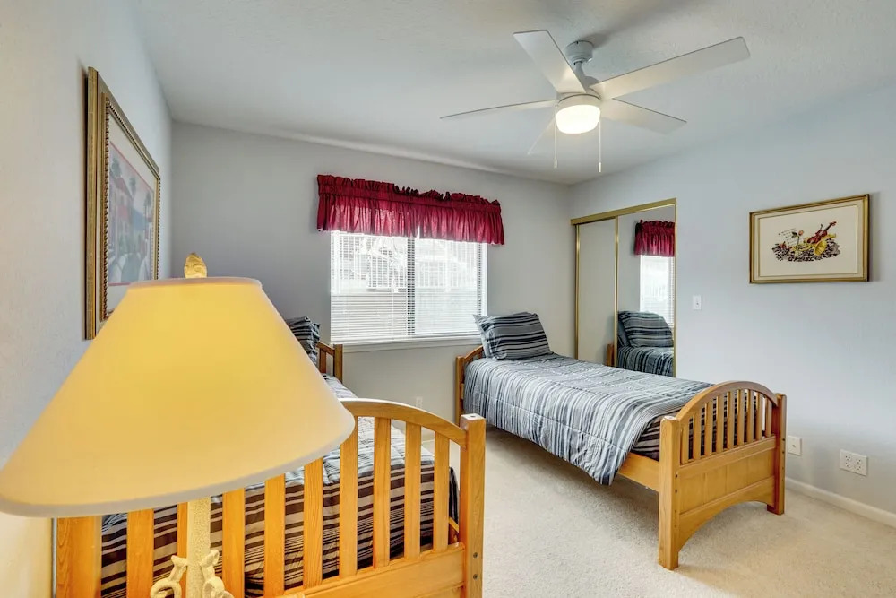 Tranquil Osage Beach Condo w/ Waterfront Decks!