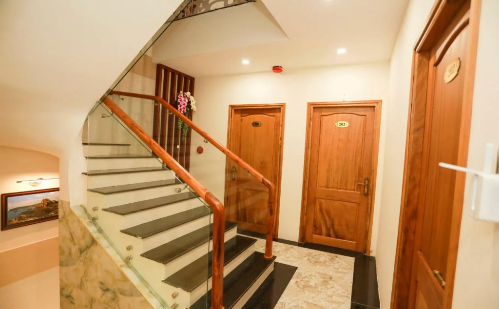 Khách Sạn Triều Dâng