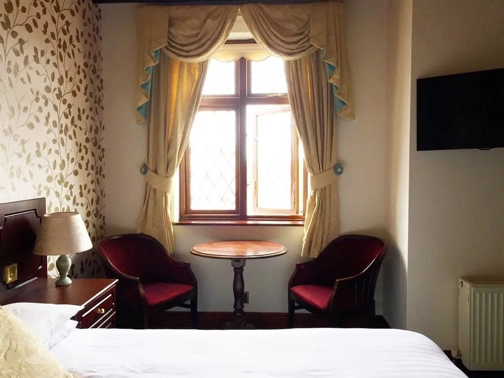 Woodborough Inn