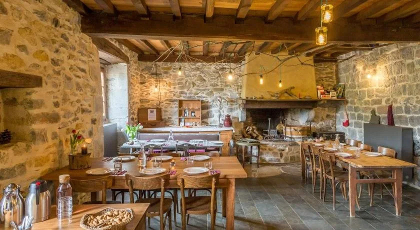 Les Fous du Village