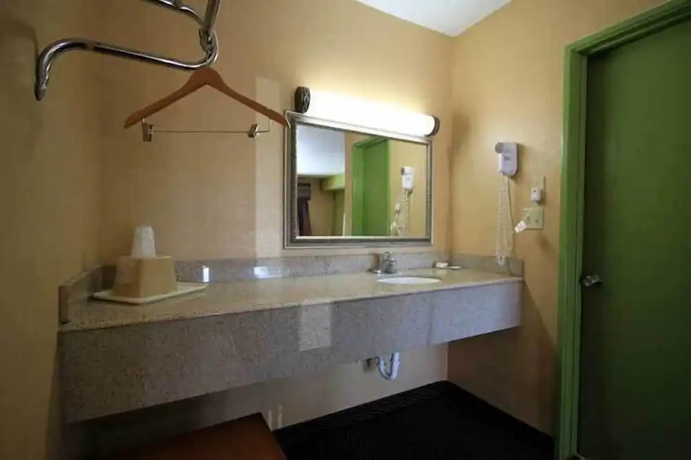 Holiday Terrace Motel