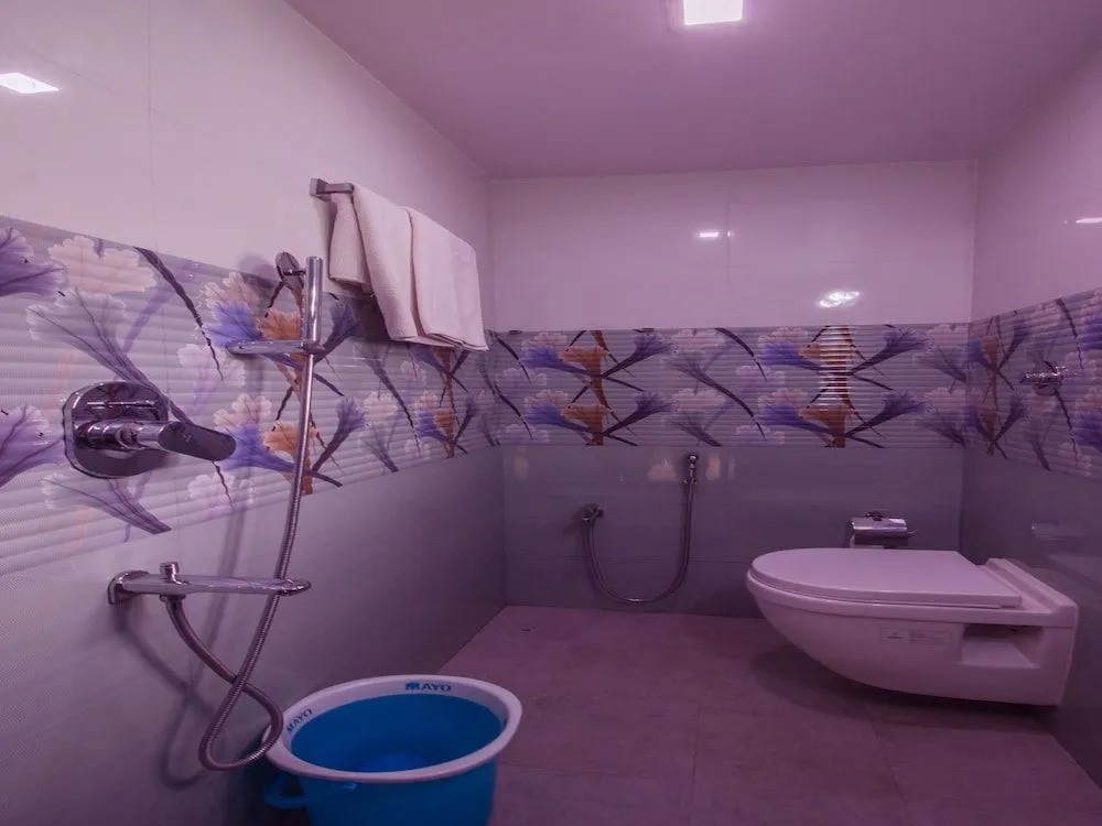 OYO 16519 Home Elegant 3BHK Parra
