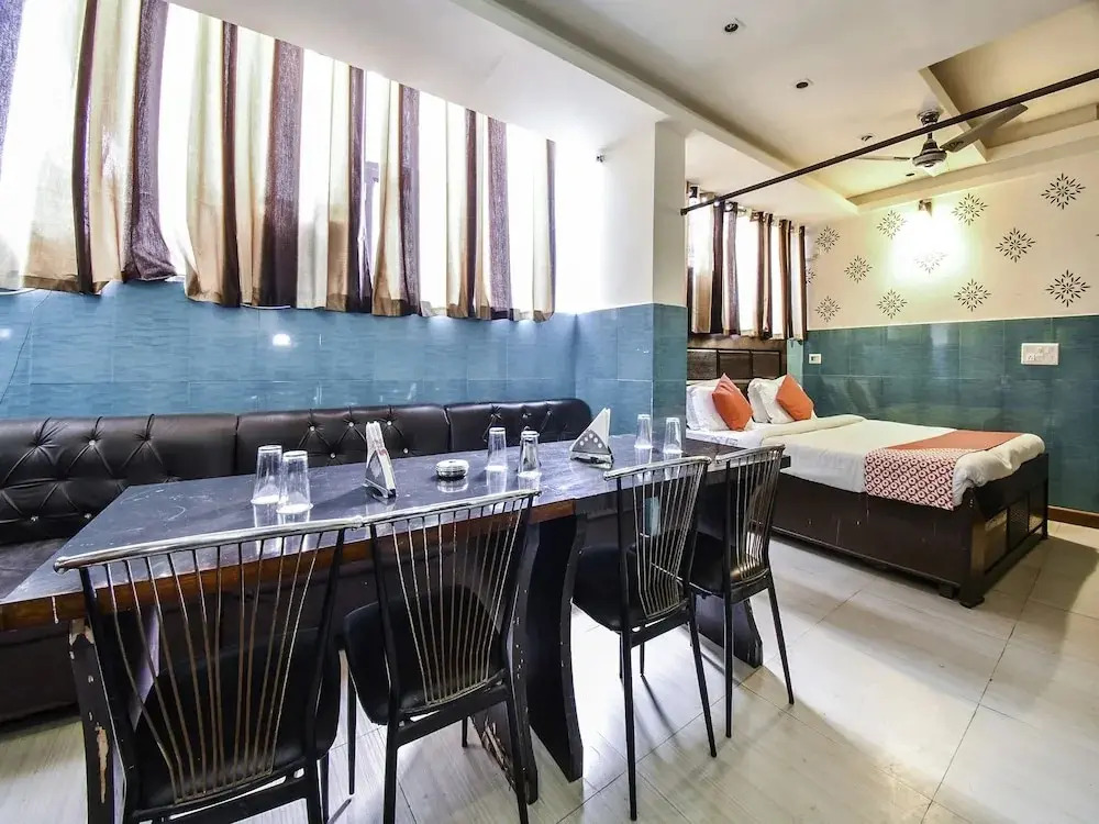 Hotel Vice Roy by OYO Rooms
