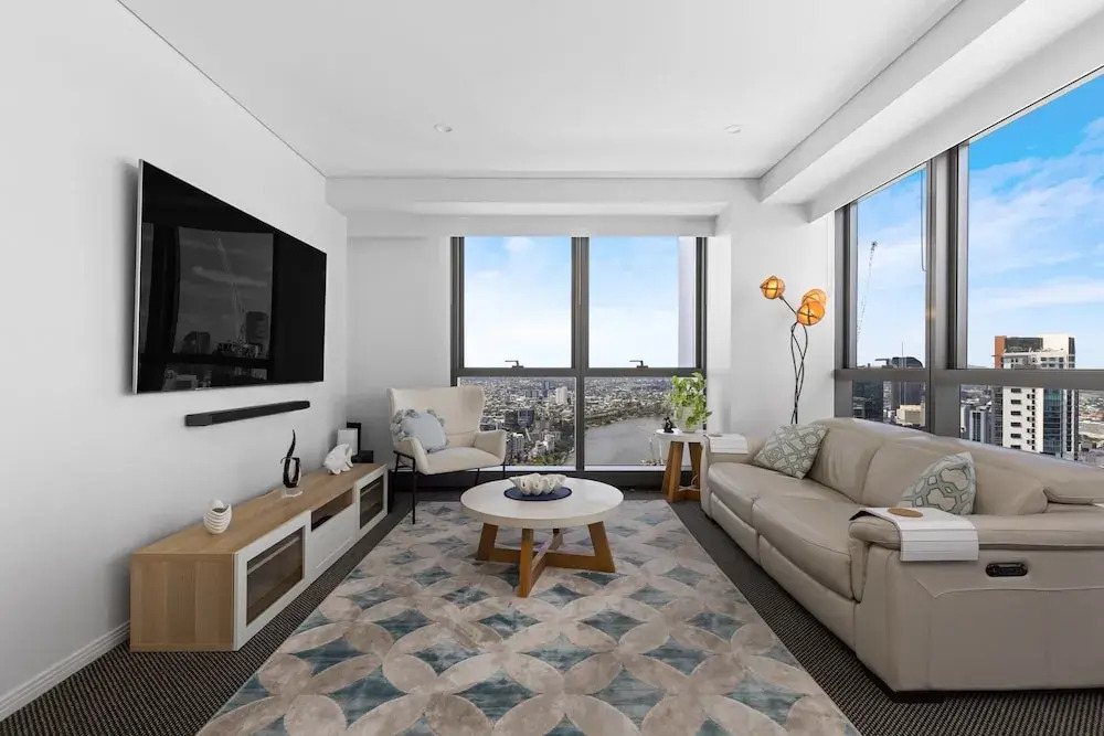 Stunning River View 2-bed With Pool