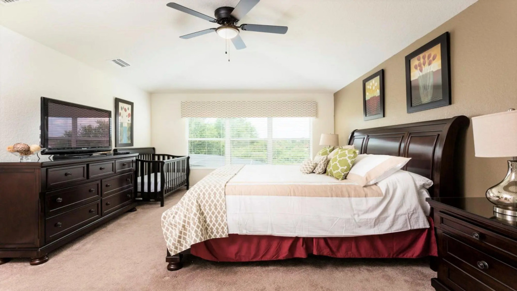 Spacious 6BR Villa with Pool SPA 3 Miles to Disney