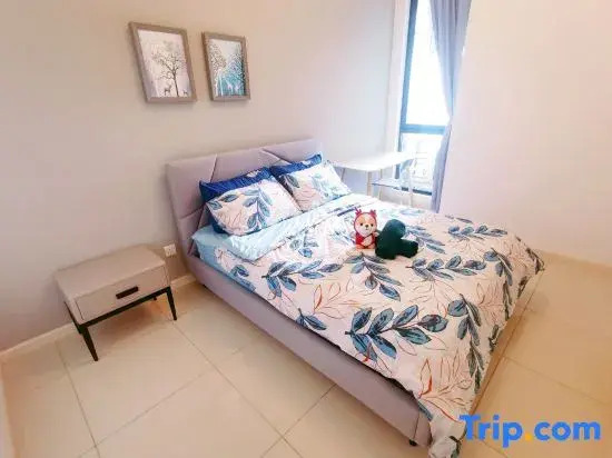 Legoland-Happy Wonder Love Suite-Elysia- Max8pax-with Garden-Pool view