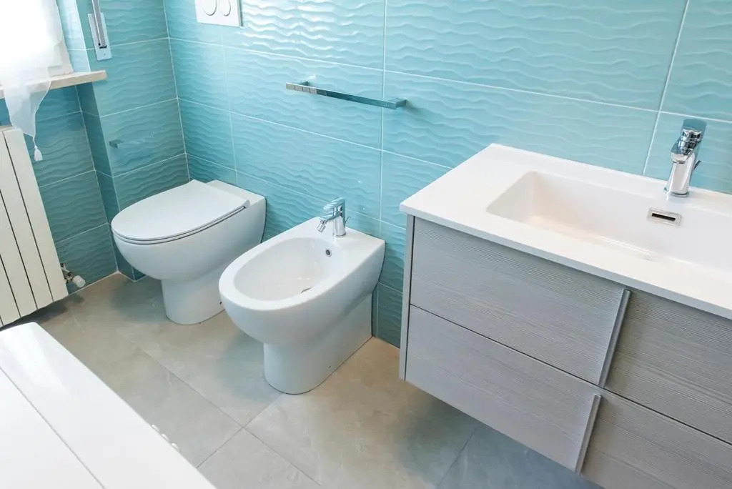 N235 - Numana, ampio appartamento con terrazzo vista mare